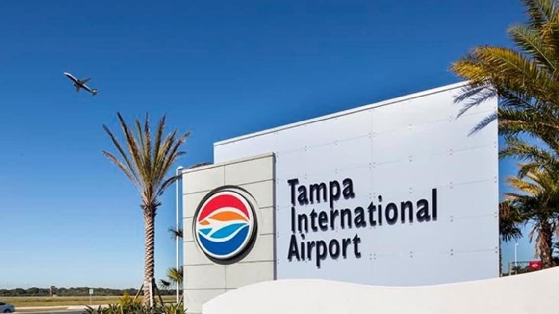 Budget Friendly Sleeps 8 Discounts Available Tampa Exterior foto