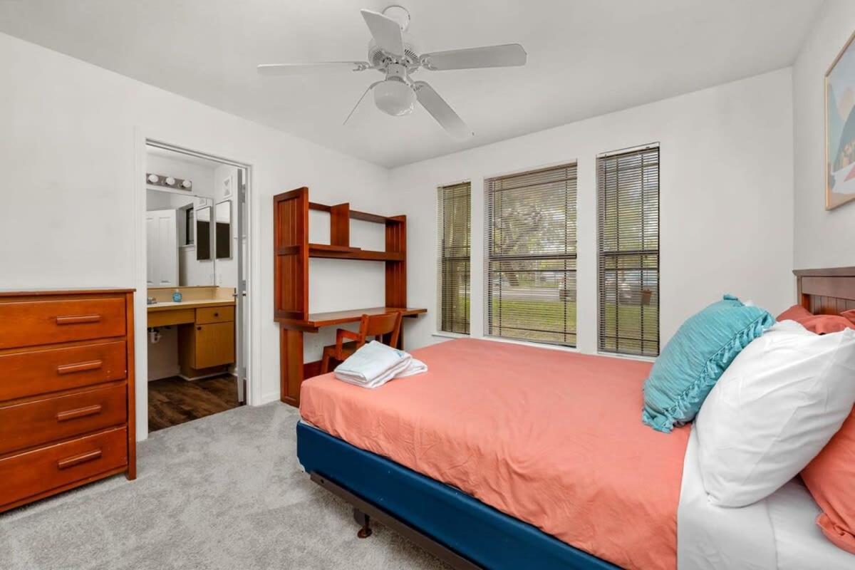 Budget Friendly Sleeps 8 Discounts Available Tampa Exterior foto