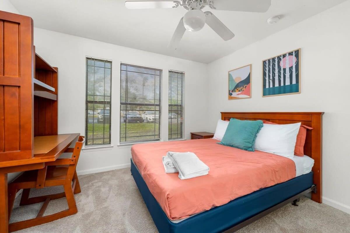 Budget Friendly Sleeps 8 Discounts Available Tampa Exterior foto
