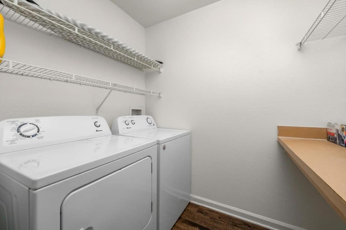 Budget Friendly Sleeps 8 Discounts Available Tampa Exterior foto