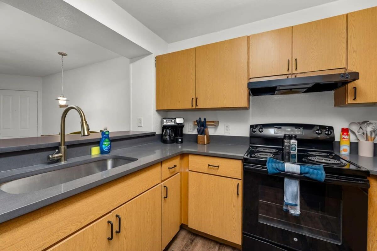 Budget Friendly Sleeps 8 Discounts Available Tampa Exterior foto