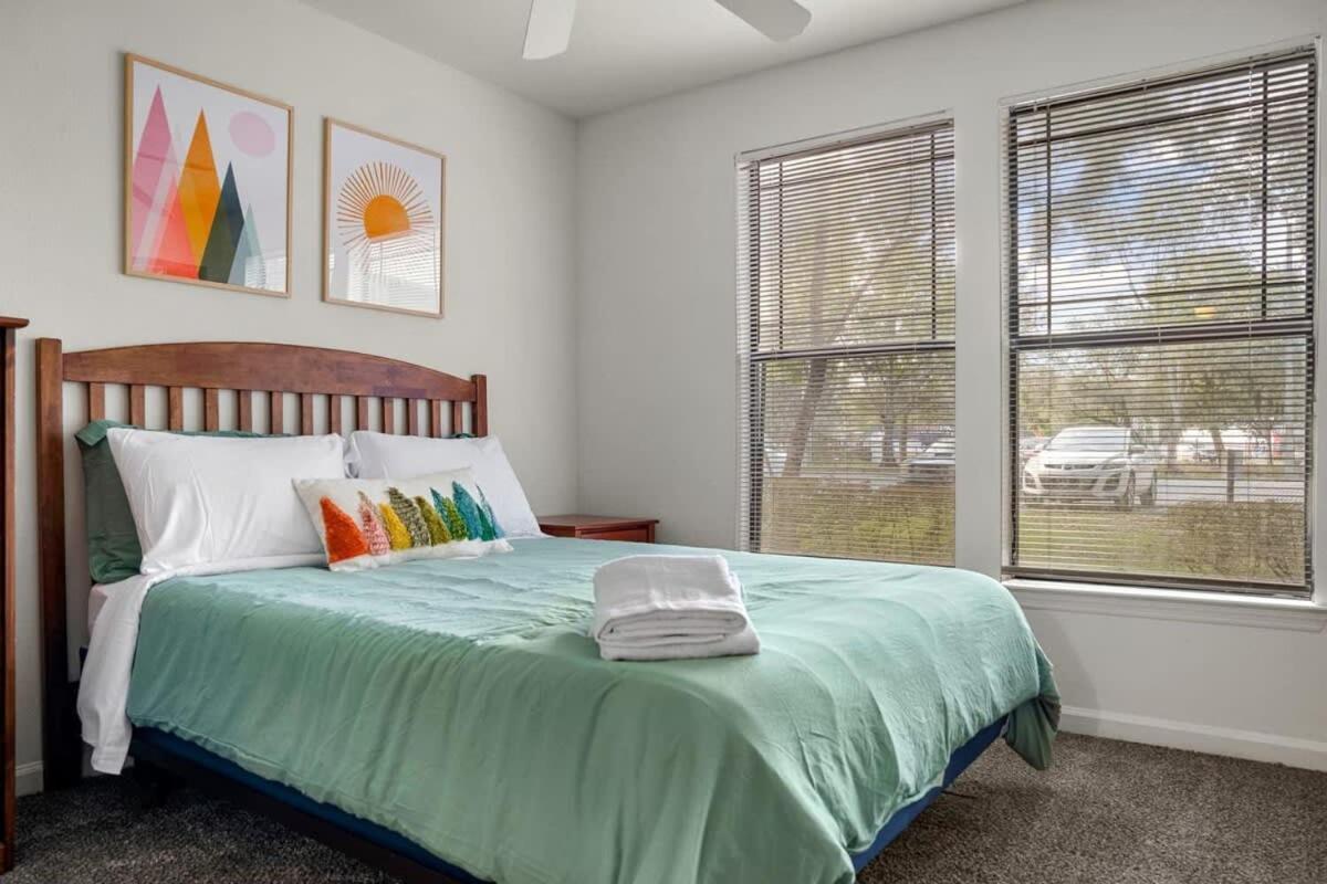 Budget Friendly Sleeps 8 Discounts Available Tampa Exterior foto
